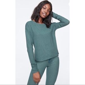 PINK VICTORIA’S SECRET LONG SLEEVE CREWNECK TOP LARGE